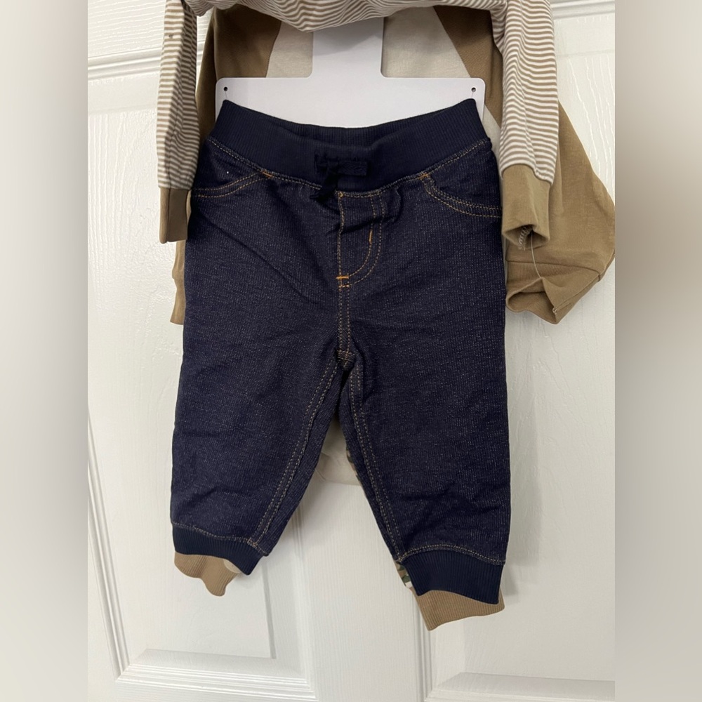 Carter's Infant/Toddler Boy's 4 Piece Long Sleeve and Pant Outfit Set Size 6-9 M - Picture 6 of 6